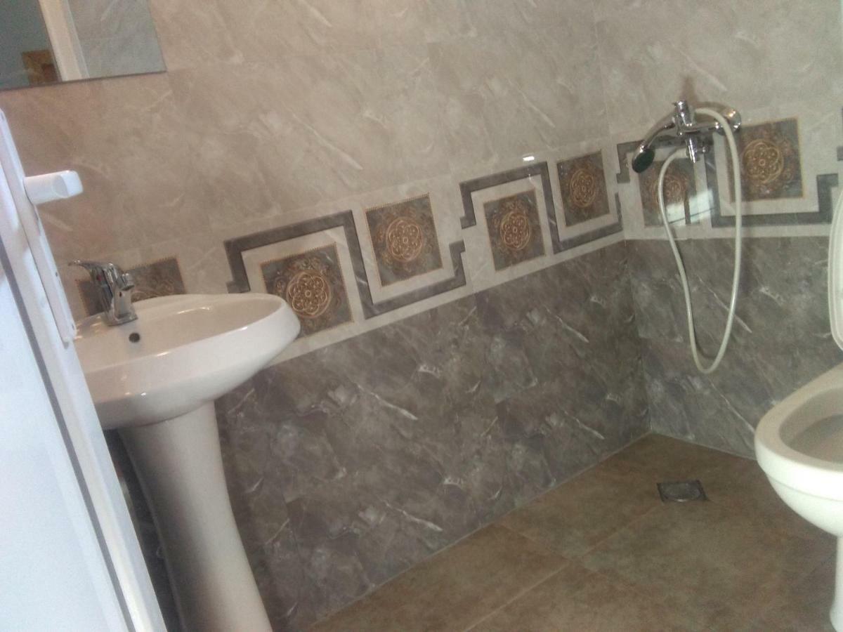 Str.Agmashenebeli 548 Hotel Kobuleti Kültér fotó