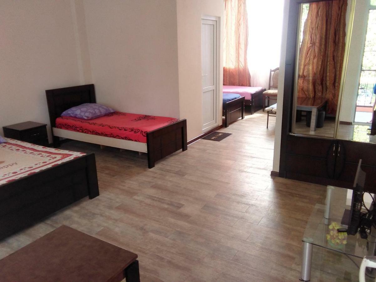 Str.Agmashenebeli 548 Hotel Kobuleti Kültér fotó