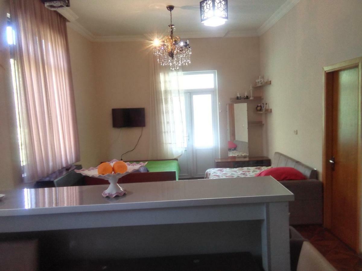 Str.Agmashenebeli 548 Hotel Kobuleti Kültér fotó