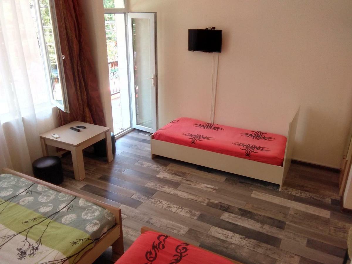 Str.Agmashenebeli 548 Hotel Kobuleti Kültér fotó
