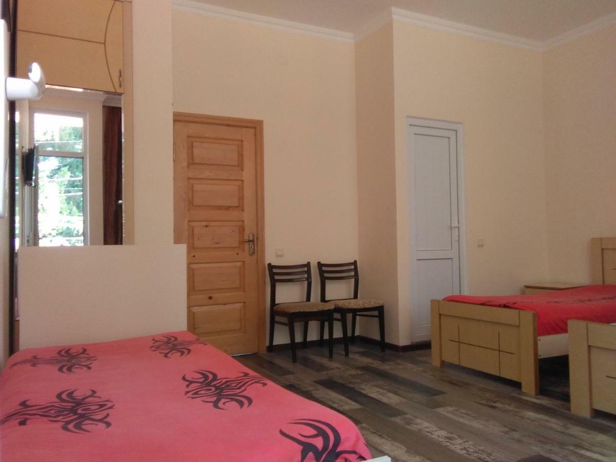 Str.Agmashenebeli 548 Hotel Kobuleti Kültér fotó