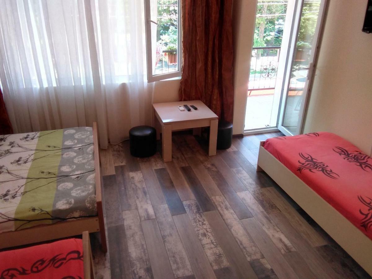 Str.Agmashenebeli 548 Hotel Kobuleti Kültér fotó